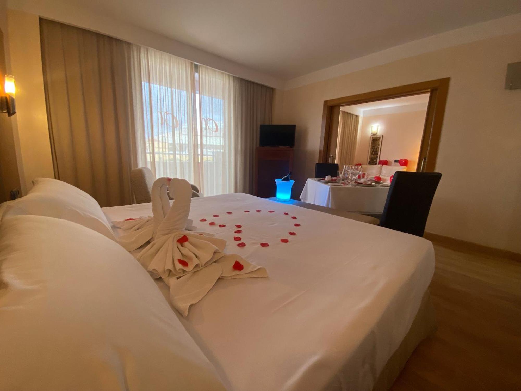 Hotel Montera Plaza Los Barrios Extérieur photo